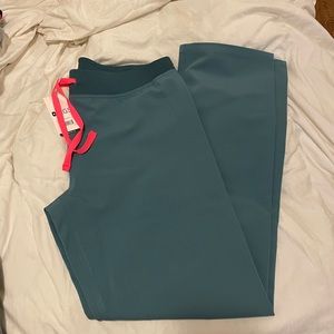 New release figs Livingston basic scrub bottoms